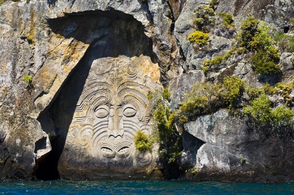 Maori Rock Carvings, Taupo new zealand, team trips