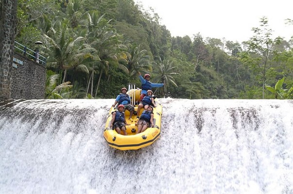 White-Water Rafting Adventure, top bali attractions team trips new zealand